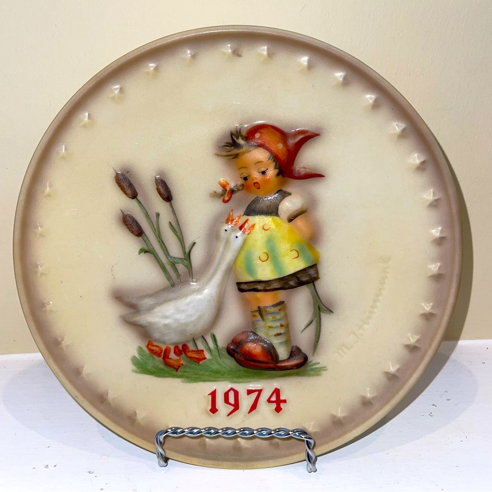 Hummel “Goose Girl”1974 4th Annual Plate mint preowned condition